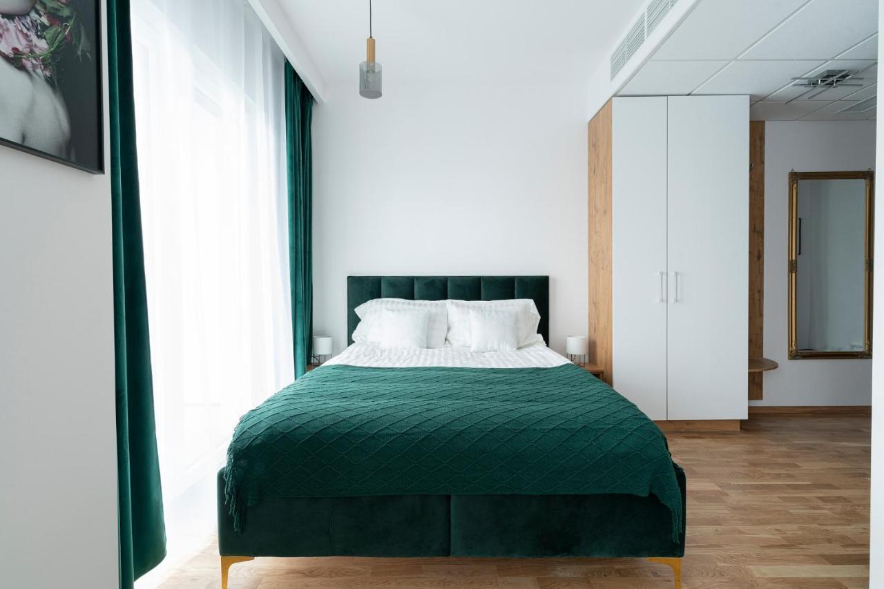 Apartamenty Wola Tower Varsó Kültér fotó
