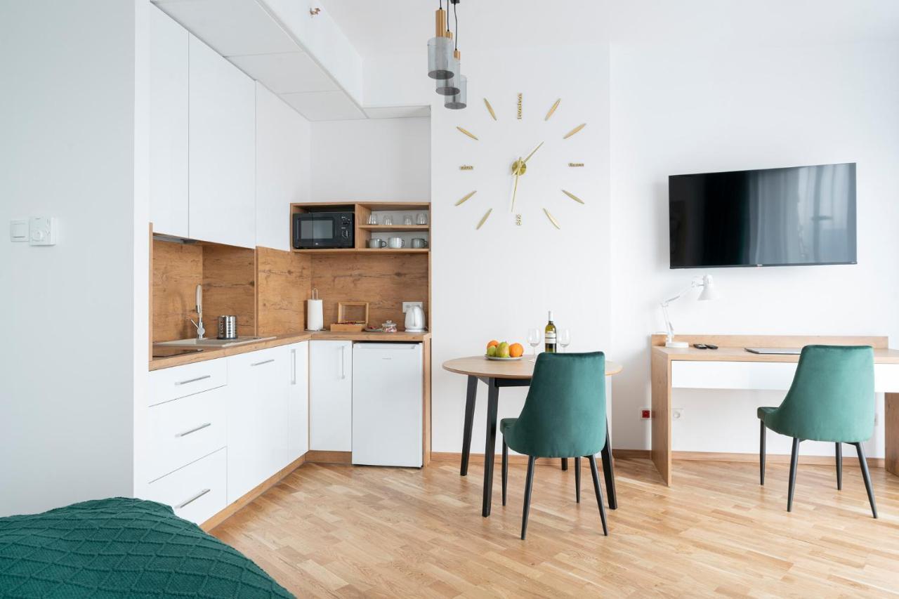 Apartamenty Wola Tower Varsó Kültér fotó