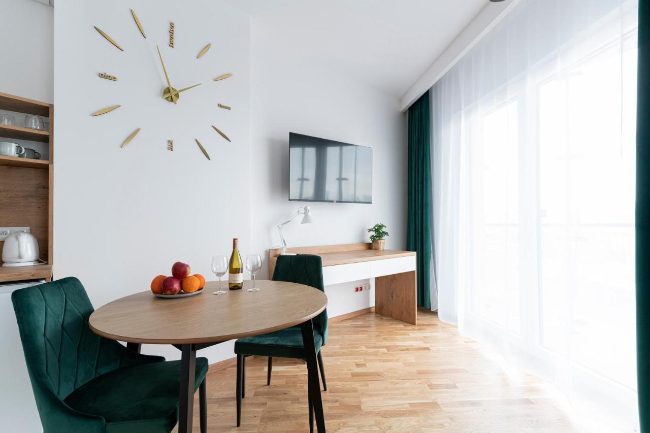 Apartamenty Wola Tower Varsó Kültér fotó