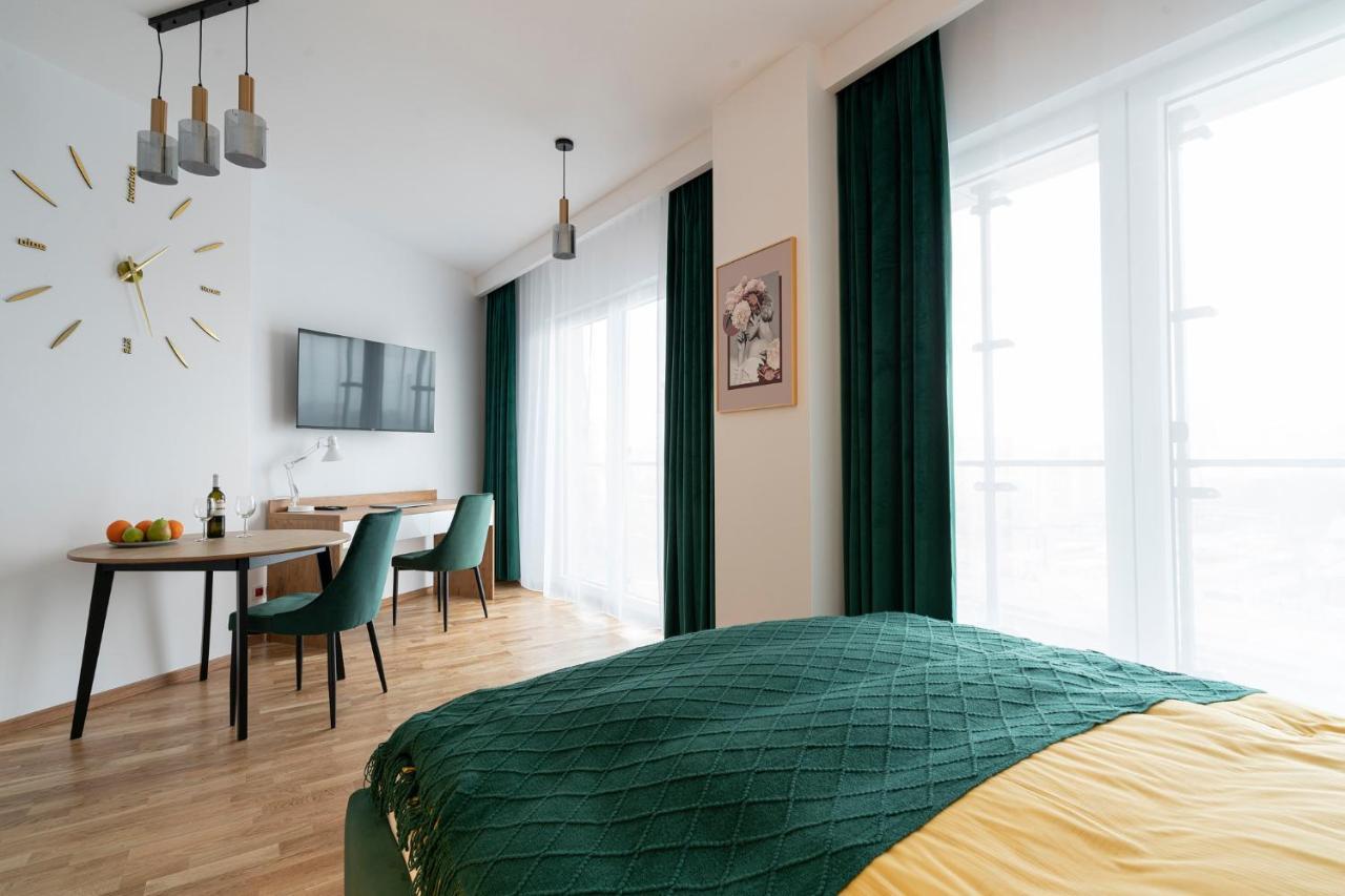 Apartamenty Wola Tower Varsó Kültér fotó