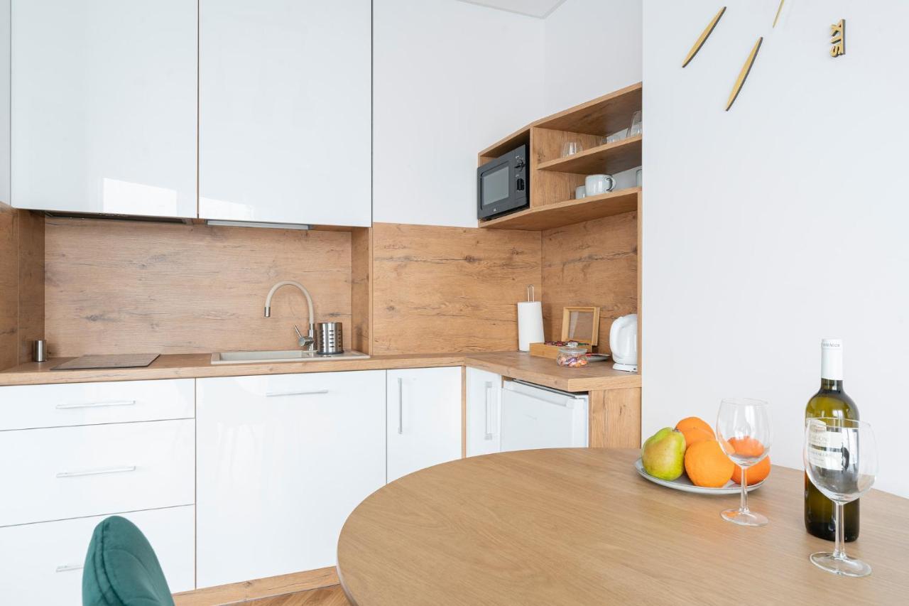 Apartamenty Wola Tower Varsó Kültér fotó
