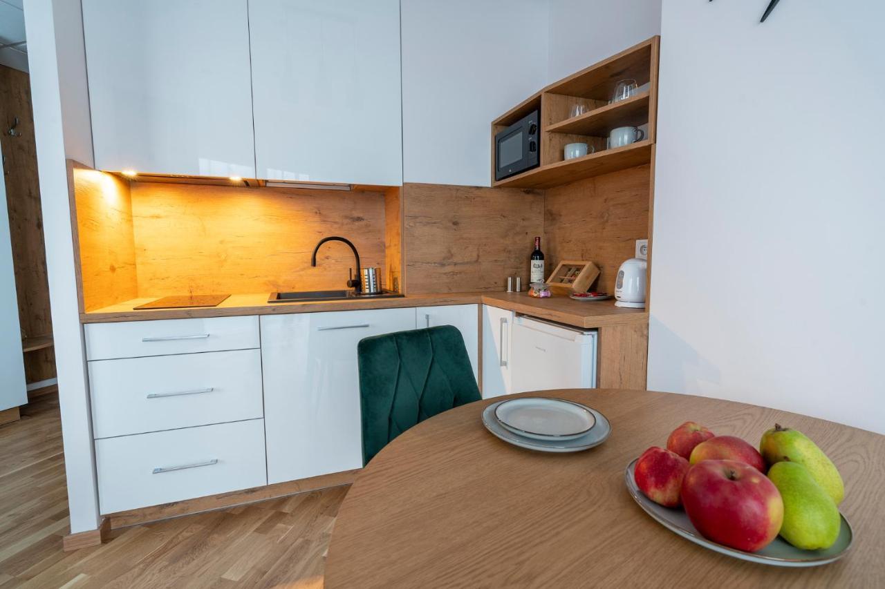Apartamenty Wola Tower Varsó Kültér fotó