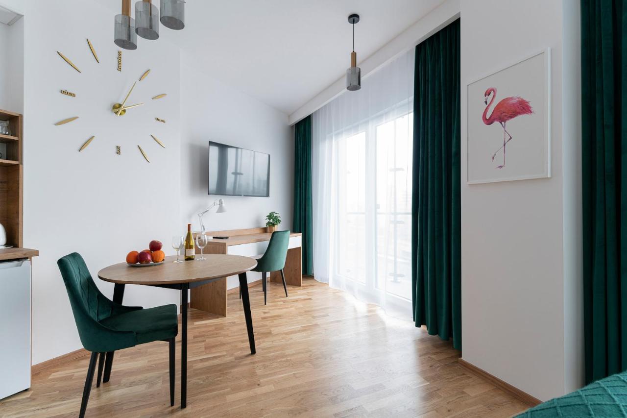Apartamenty Wola Tower Varsó Kültér fotó