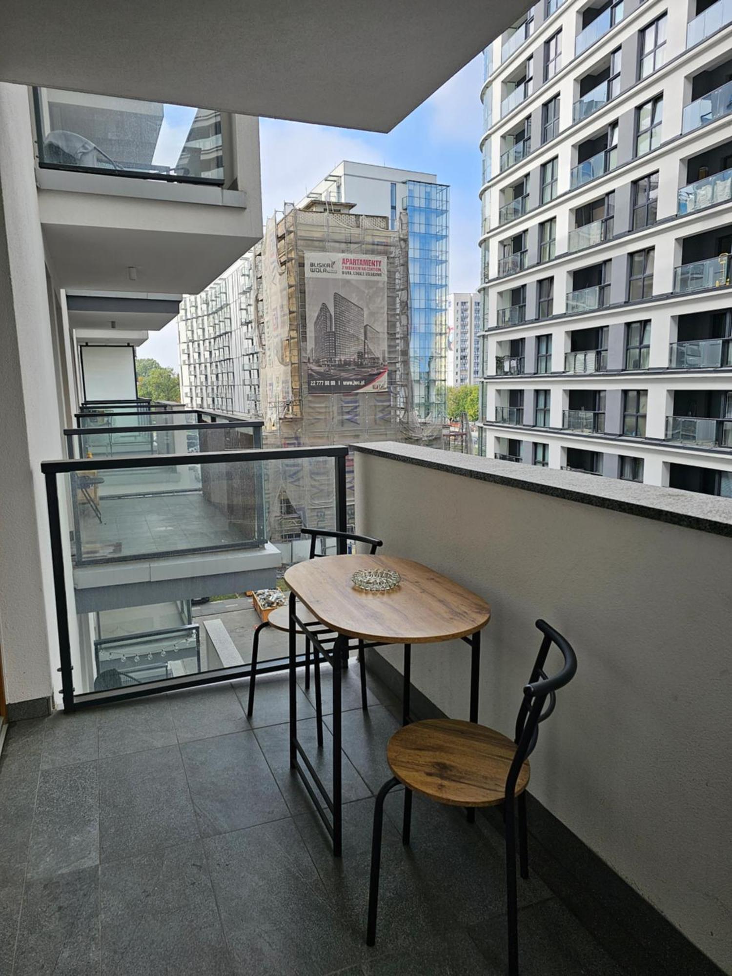 Apartamenty Wola Tower Varsó Kültér fotó