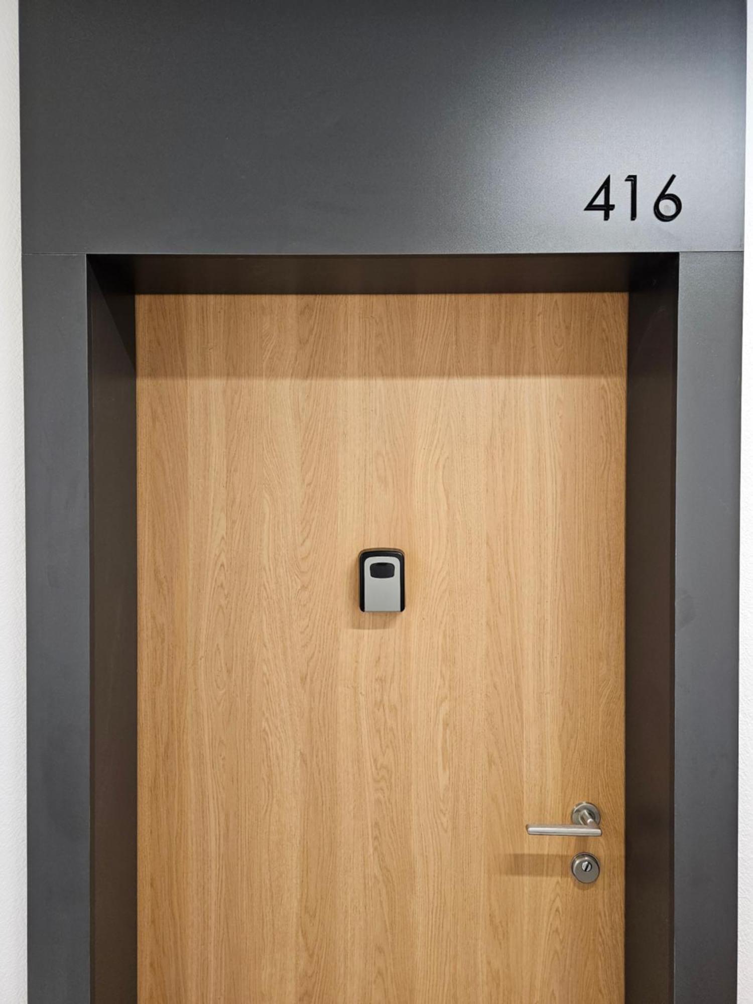 Apartamenty Wola Tower Varsó Kültér fotó