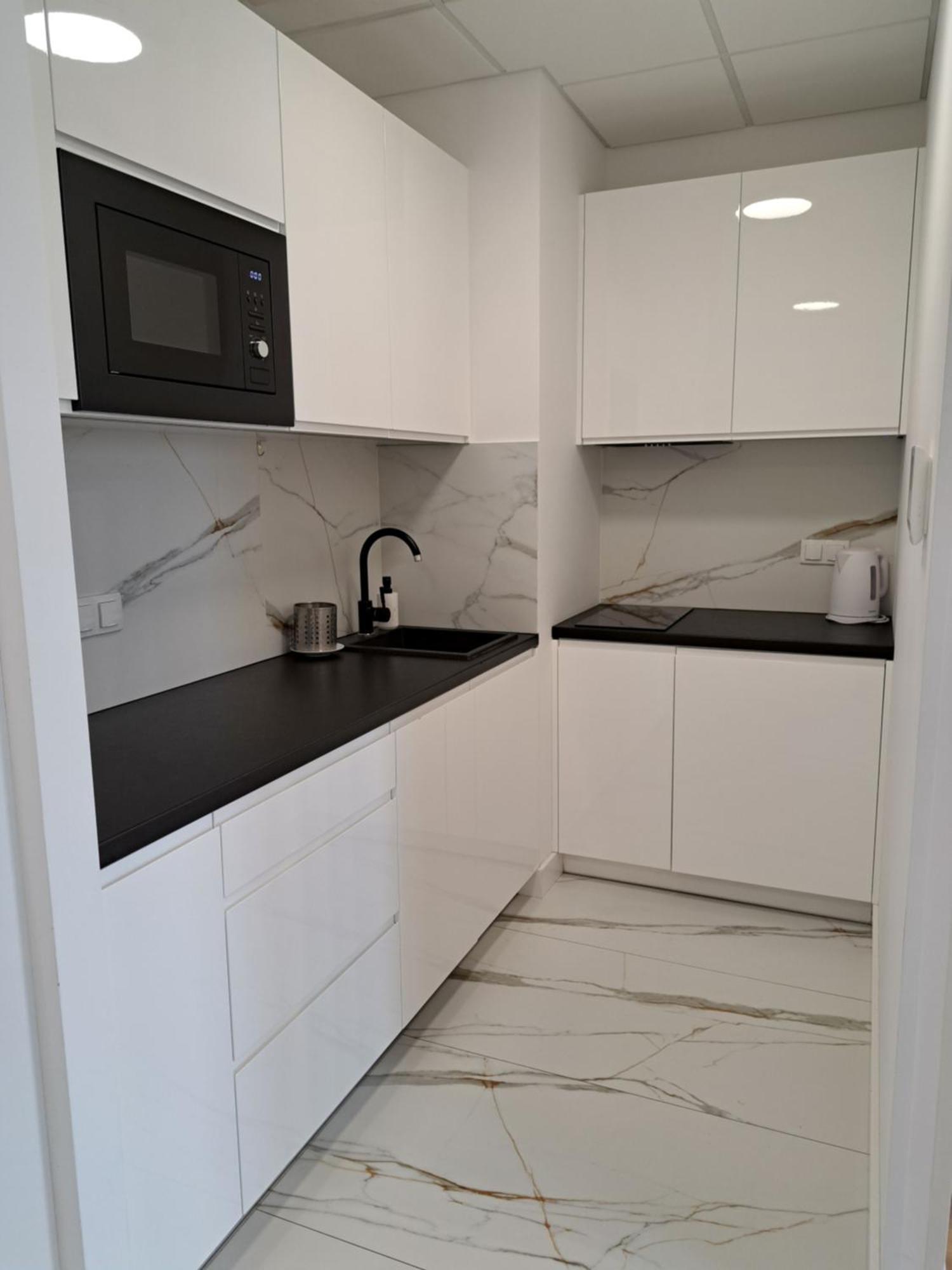 Apartamenty Wola Tower Varsó Kültér fotó