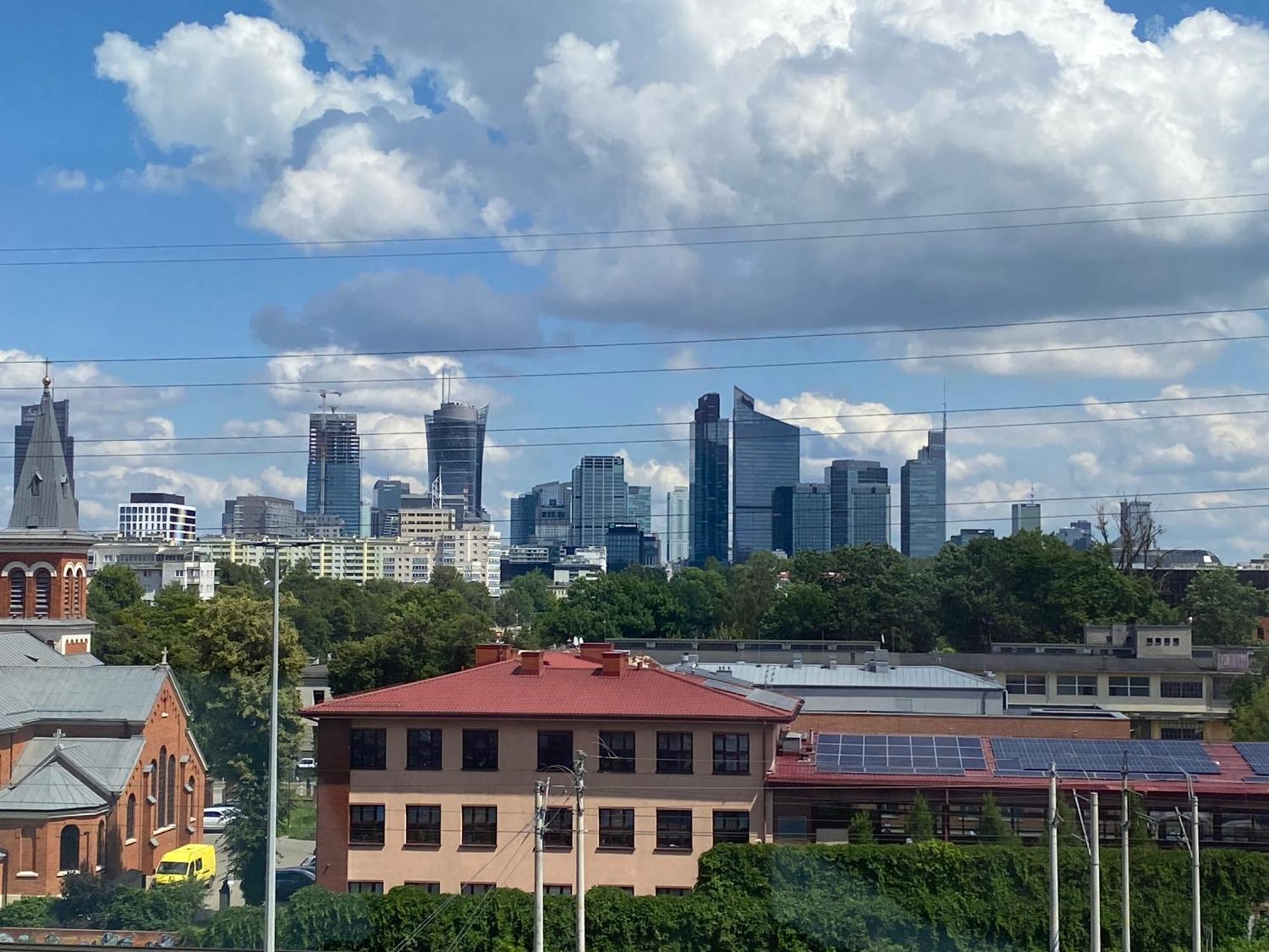Apartamenty Wola Tower Varsó Kültér fotó