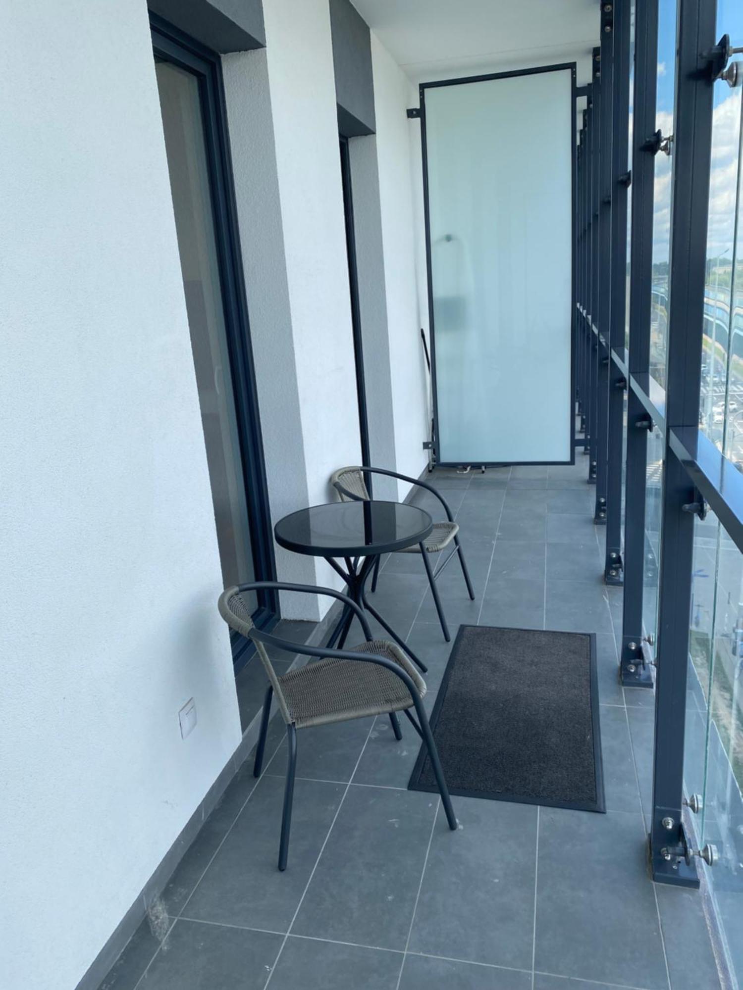 Apartamenty Wola Tower Varsó Kültér fotó