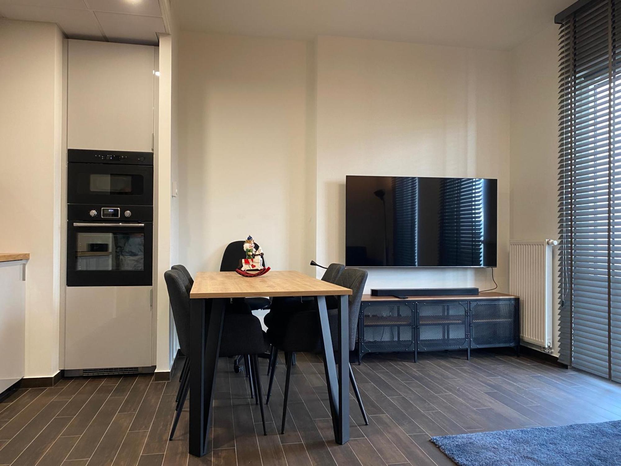 Apartamenty Wola Tower Varsó Kültér fotó