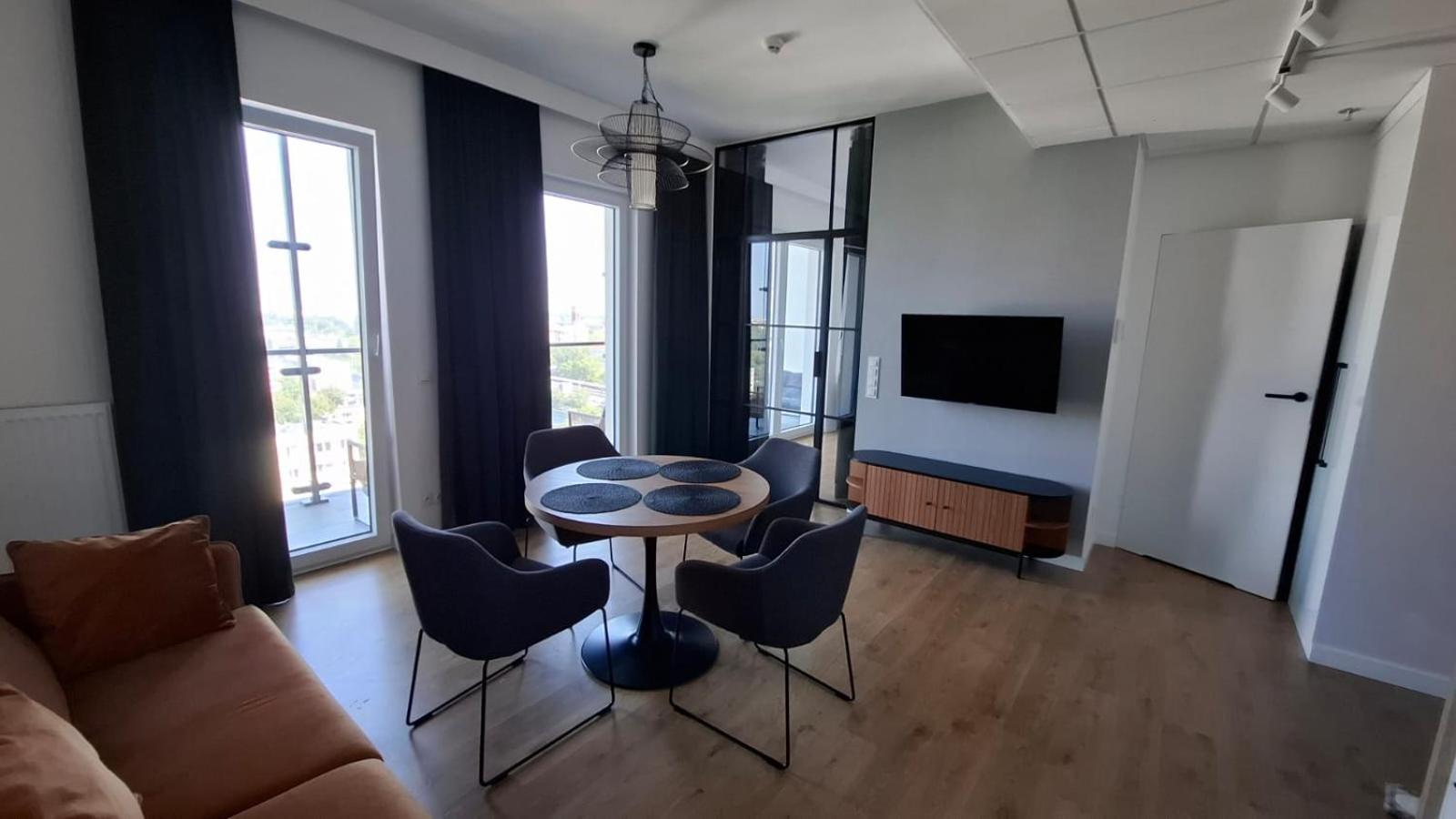 Apartamenty Wola Tower Varsó Kültér fotó
