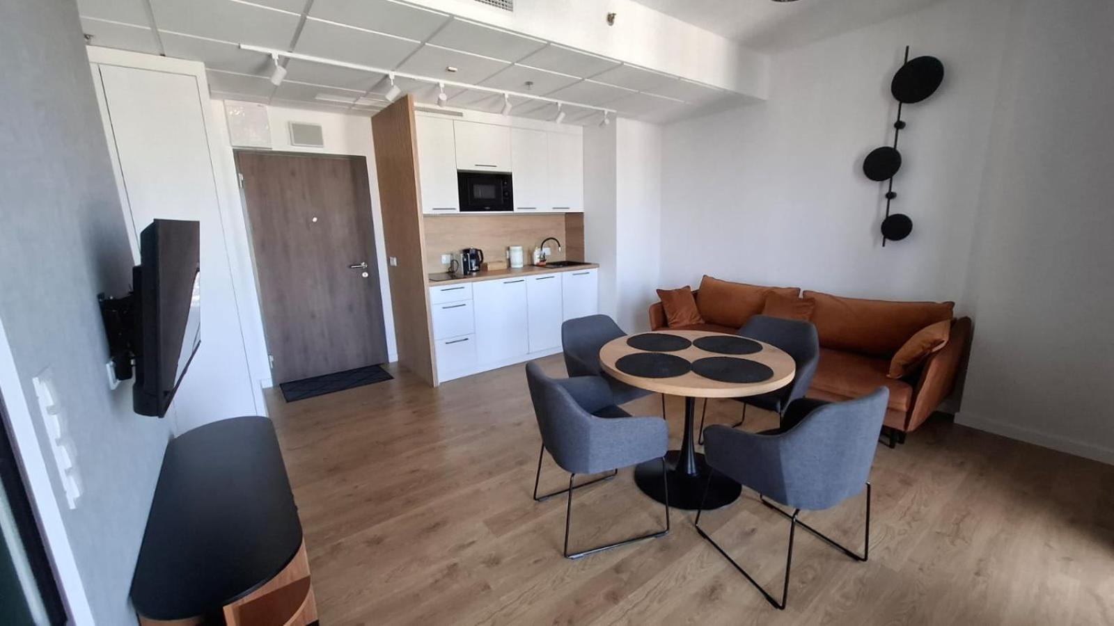 Apartamenty Wola Tower Varsó Kültér fotó